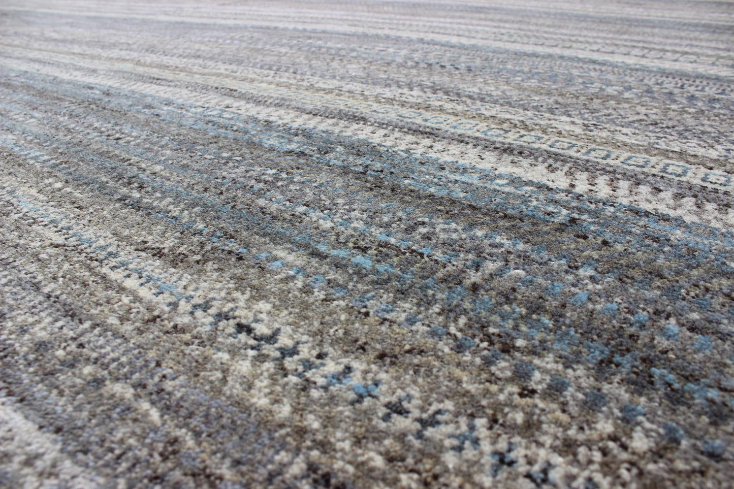 TR - 154 - 30 - Keivan Woven ArtsKHN - 424 - TR - 154 - 30 - 6773Rug
