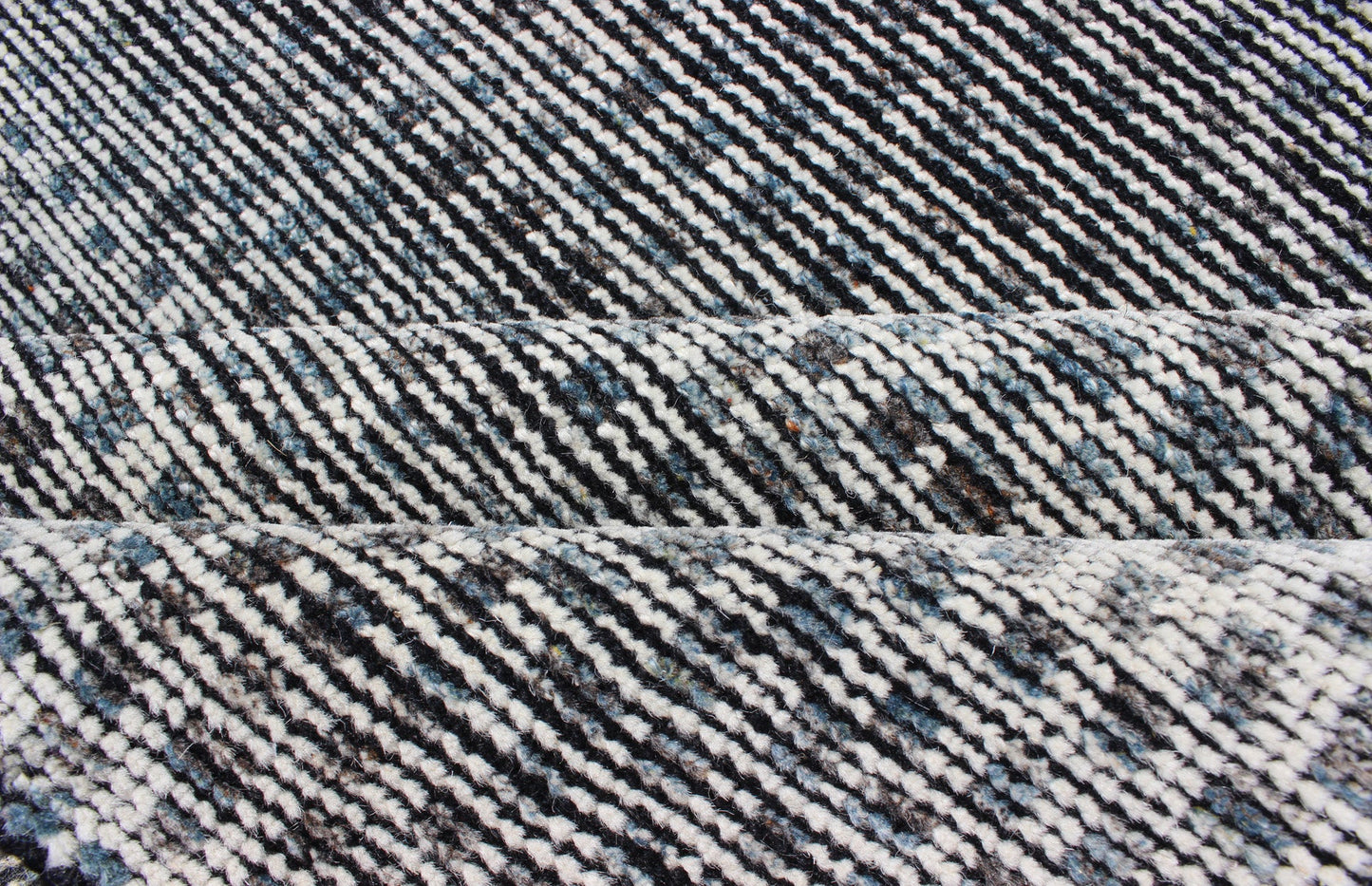 Modern Design Distressed Rug in Shades of Gray, Charcoal & White With Checkered. Keivan Woven Arts - Shades of gray and charcoal modern Indian flat - weave rug, rug khn - 506 - tr - 577, country of origin / type: India / Scandinavian flat - weave. This... - Keivan Woven ArtsKHN - 506 - TR - 577 - 10203Rug