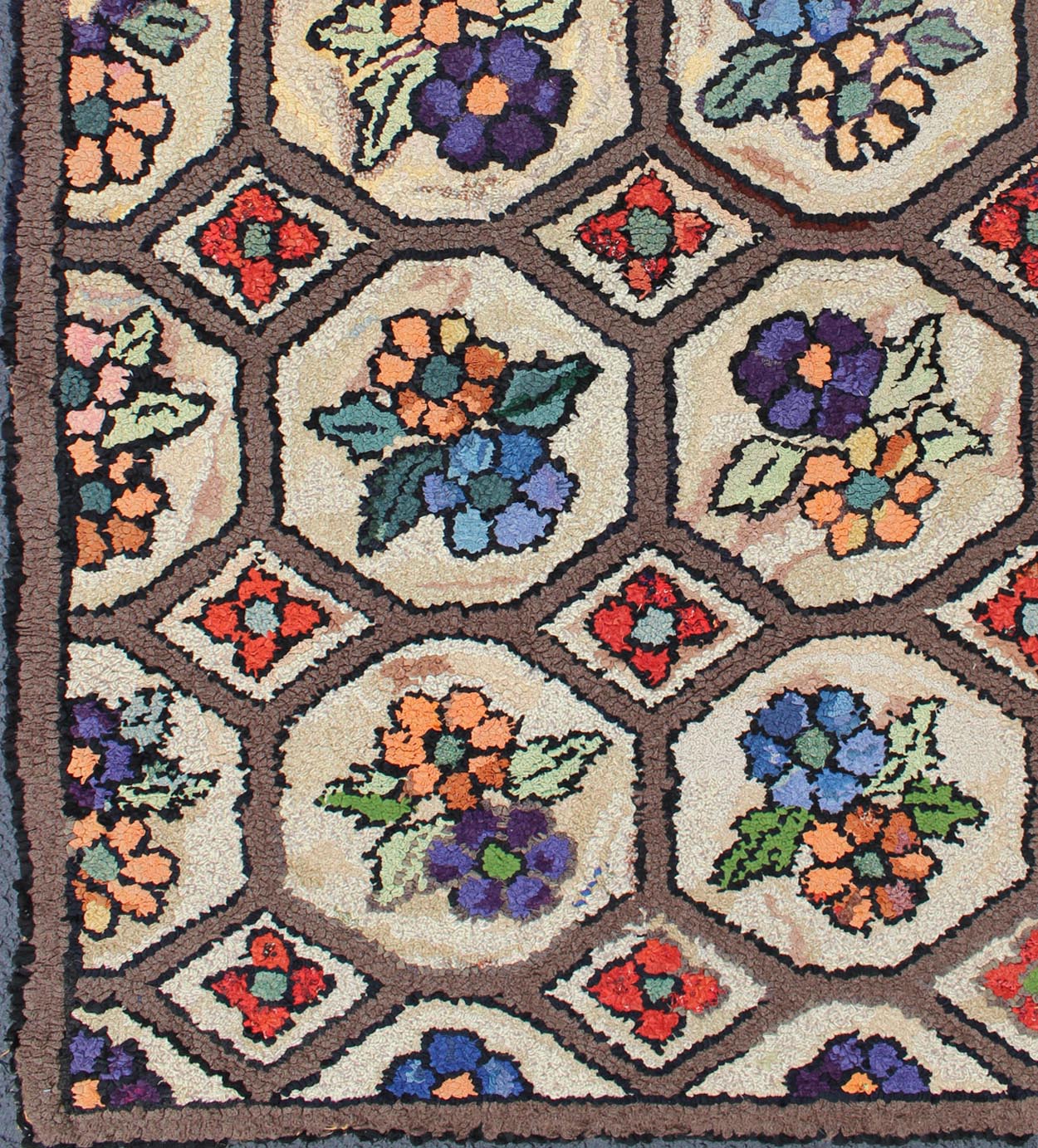 Outstanding Antique American Hooked Rug with All - Over Floral Design Antique American Hooked rug with floral design, Keivan Woven Arts / rug L11 - 0607, country of origin / type: United States / Hooked, circa 1930 Ingenious in style, color a... - Keivan Woven ArtsL11 - 0607 - 2611Rug