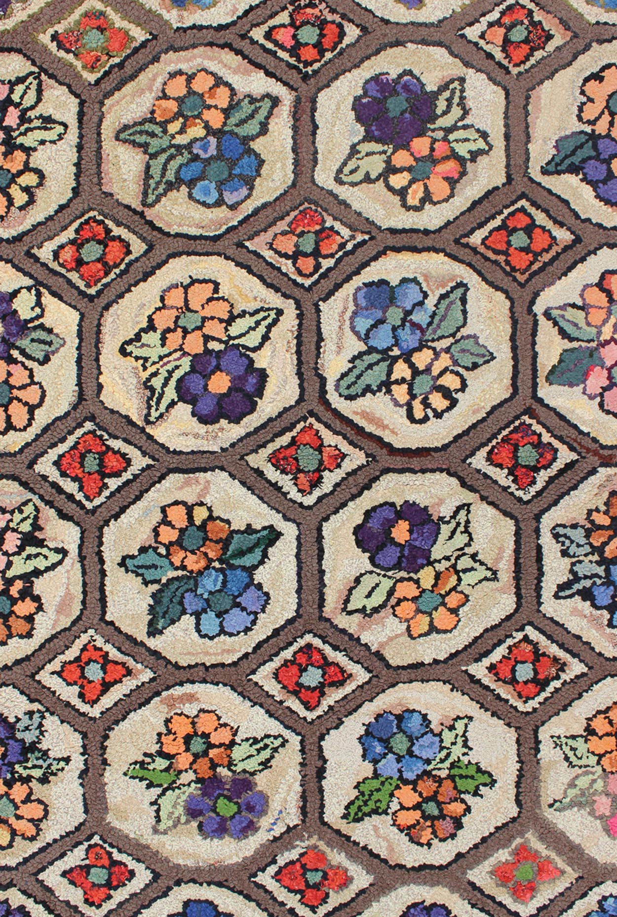 Outstanding Antique American Hooked Rug with All - Over Floral Design Antique American Hooked rug with floral design, Keivan Woven Arts / rug L11 - 0607, country of origin / type: United States / Hooked, circa 1930 Ingenious in style, color a... - Keivan Woven ArtsL11 - 0607 - 2611Rug