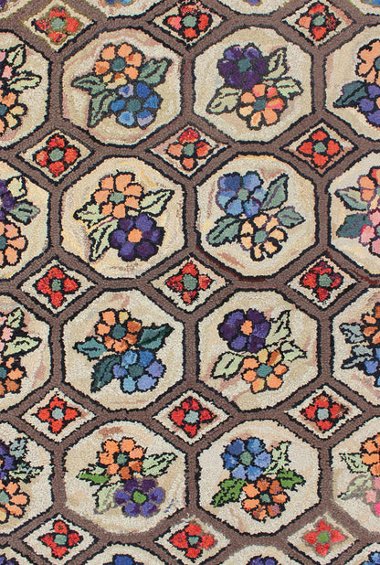 Outstanding Antique American Hooked Rug with All - Over Floral Design Antique American Hooked rug with floral design, Keivan Woven Arts / rug L11 - 0607, country of origin / type: United States / Hooked, circa 1930 Ingenious in style, color a... - Keivan Woven ArtsL11 - 0607 - 2611Rug