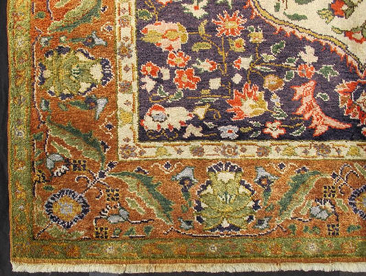 Silk Turkish Rug with Botanical Designs, Including Stylized Leaves Turkish Rug with Botanical Design rug/l11 - 0916 orgin/turkey kwarugs This silk vintage Turkish rug features an intricate and complex design paired with a unique color co... - Keivan Woven ArtsL11 - 0916 - 3186Rug