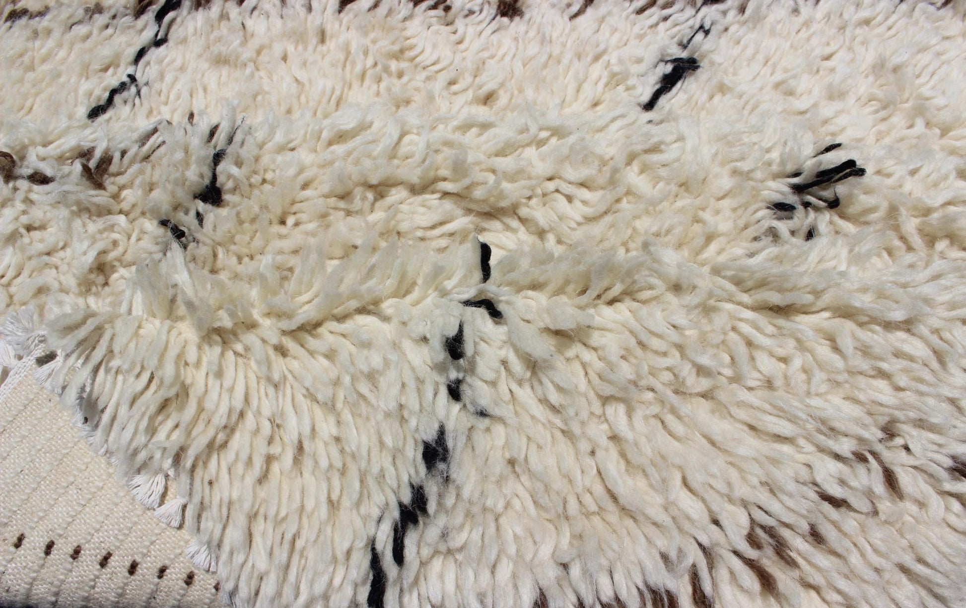 Large Vintage Moroccan Rug in Off White Background by Keivan Woven Arts. Large Vintage Moroccan Beni Ourain Rug in Off White Background, Black and Brown lines. M14 - 1001. Measures: 9'4" x 12' This vintage Moroccan Berber rugs with d... - Keivan Woven ArtsM14 - 1001 - 27712Rug