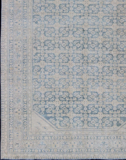 Antique Persian rug in neutral tones with geometric motifs, rug MEV - 1908 - 86, country of origin / type: Iran / Hamadan, circa 1910. This large Persian Hamadan carpet from 1910 is characterized by its all - over design of interconnected, neutral - ton... - Keivan Woven ArtsMEV - 1908 - 86 - 11613Rug