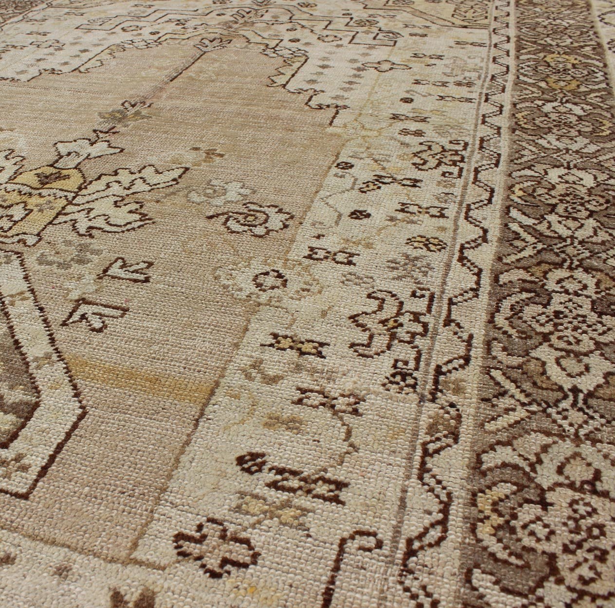 1930's Antique Turkish Oushak Prayer Rug with Flowers in Ivory, Taupe and Cream, kwarugs MH - 10638, country of origin / type: Turkey / Oushak, circa 1920 This lovely and finely woven antique Turkish Oushak rug (circa 1930) displays a prayer desig... - Keivan Woven ArtsMH - 10638 - 1132Rug