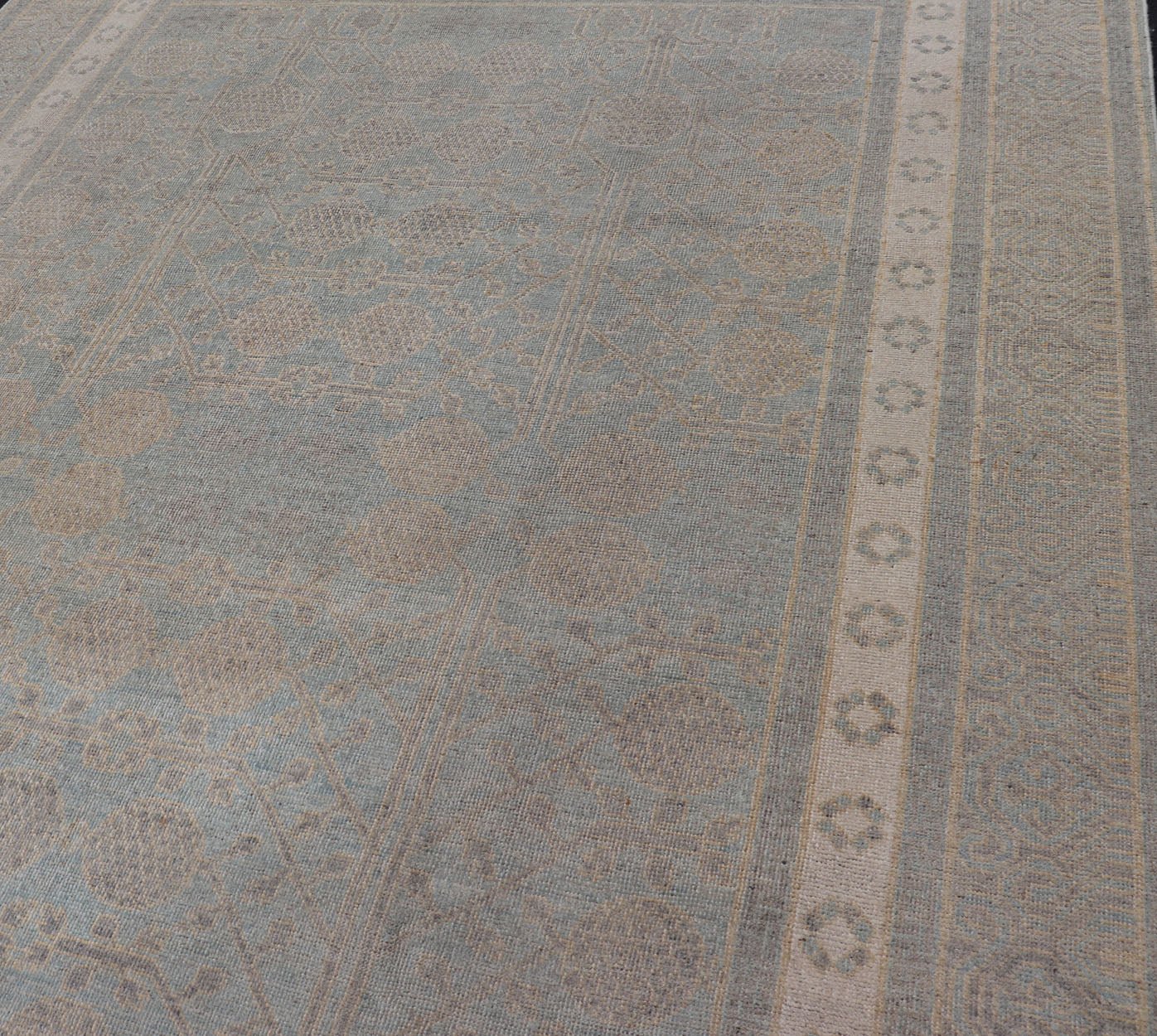 Afghan Khotan Rug With Geometric Design in Shades of Light Blue and Taupe. Geometric All - over Khotan with Pomegranate, rug MP - 1310 - 613, country of origin / type: Afghanistan / Khotan This Khotan features a geometric all - over Pomegranate design f... - Keivan Woven ArtsMP - 1310 - 613 - 4754Rug