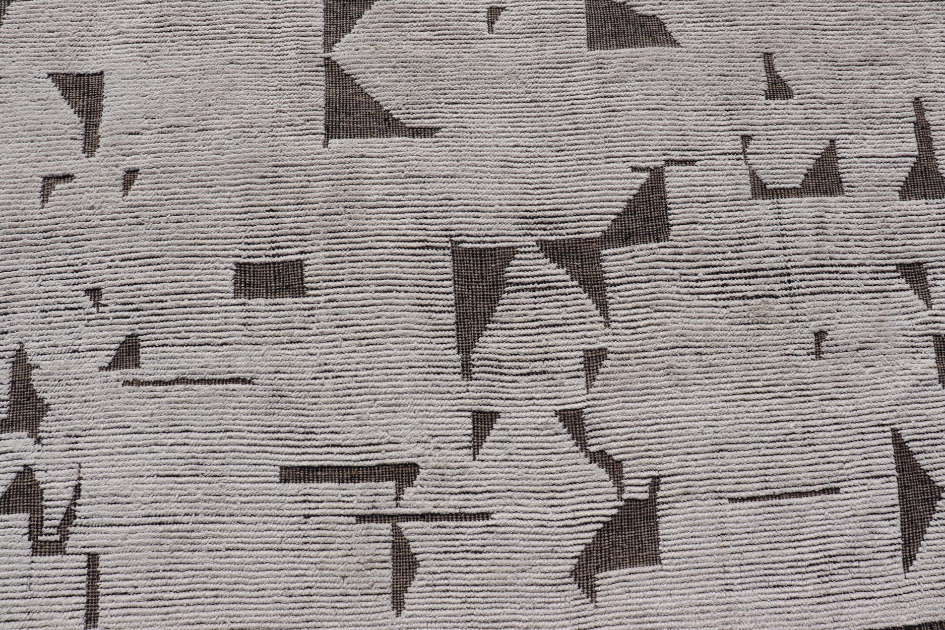 Fine Modern Rug in White & Light Taupe Tones with Abstract & Geometric Design. Country of Origin: Afghanistan Keivan Woven Arts; MSE - 12544 Type: Modern Casual Design: Abstract, Sub - Geometric, Modern 21st century Measures: 8'11 x 12'5 Fine Modern... - Keivan Woven ArtsMSE - 12544 - 25359Rug