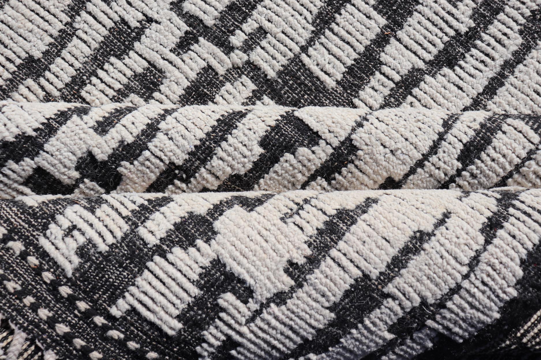 Moroccan Contemporary Abstract Rug in White and Black With All - Over Design. Keivan Woven Arts; rug MSE - 12899 Country of Origin: Afghanistan Type: Modern Casual Design: Abstract, Geometric, Contemporary. Measures: 9'10 x 15'1 This piece has uniq... - Keivan Woven ArtsMSE - 12899 - 25606Rug