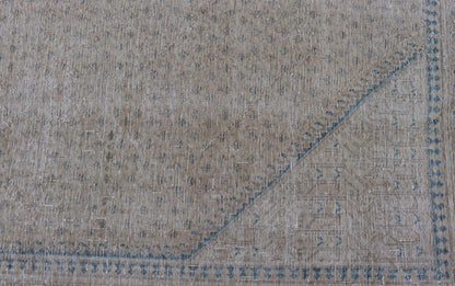 Vintage Persian Tabriz Rug with Muted Cream Tones With Minimalist Design. Keivan Woven Arts / rug MSE - 1412, country of origin / type: Iran/ Tabriz, circa 1960. Measures: 7'3 x 10'9 This Tabriz rug features an intricate and detailed border and an... - Keivan Woven ArtsMSE - 1412 - 25557Rug