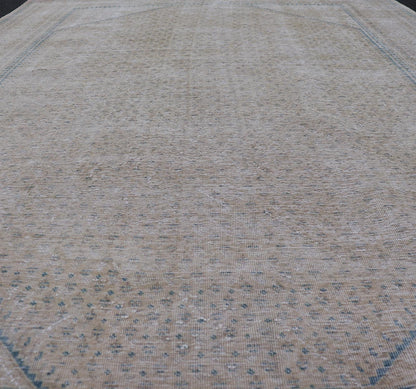 Vintage Persian Tabriz Rug with Muted Cream Tones With Minimalist Design. Keivan Woven Arts / rug MSE - 1412, country of origin / type: Iran/ Tabriz, circa 1960. Measures: 7'3 x 10'9 This Tabriz rug features an intricate and detailed border and an... - Keivan Woven ArtsMSE - 1412 - 25557Rug