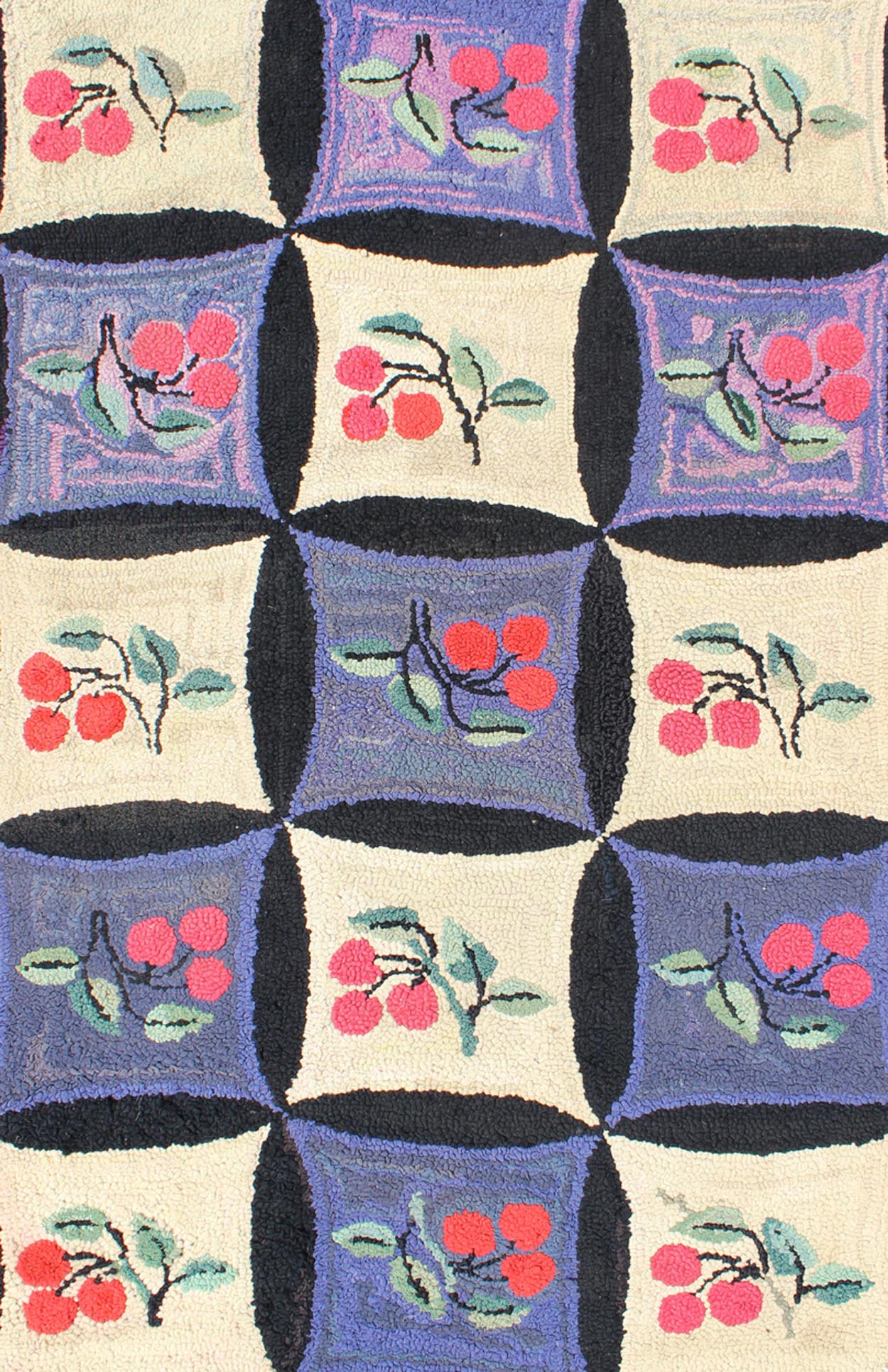 Outstanding Antique American Hooked Rug with All - Over quilt Design with Circles & flowers. Antique American Hooked rug with floral design and circles, rug N15 - 0304, country of origin / type: United States / Hooked, circa 1920 Ingeniou... - Keivan Woven ArtsN15 - 0304 - 44Rug