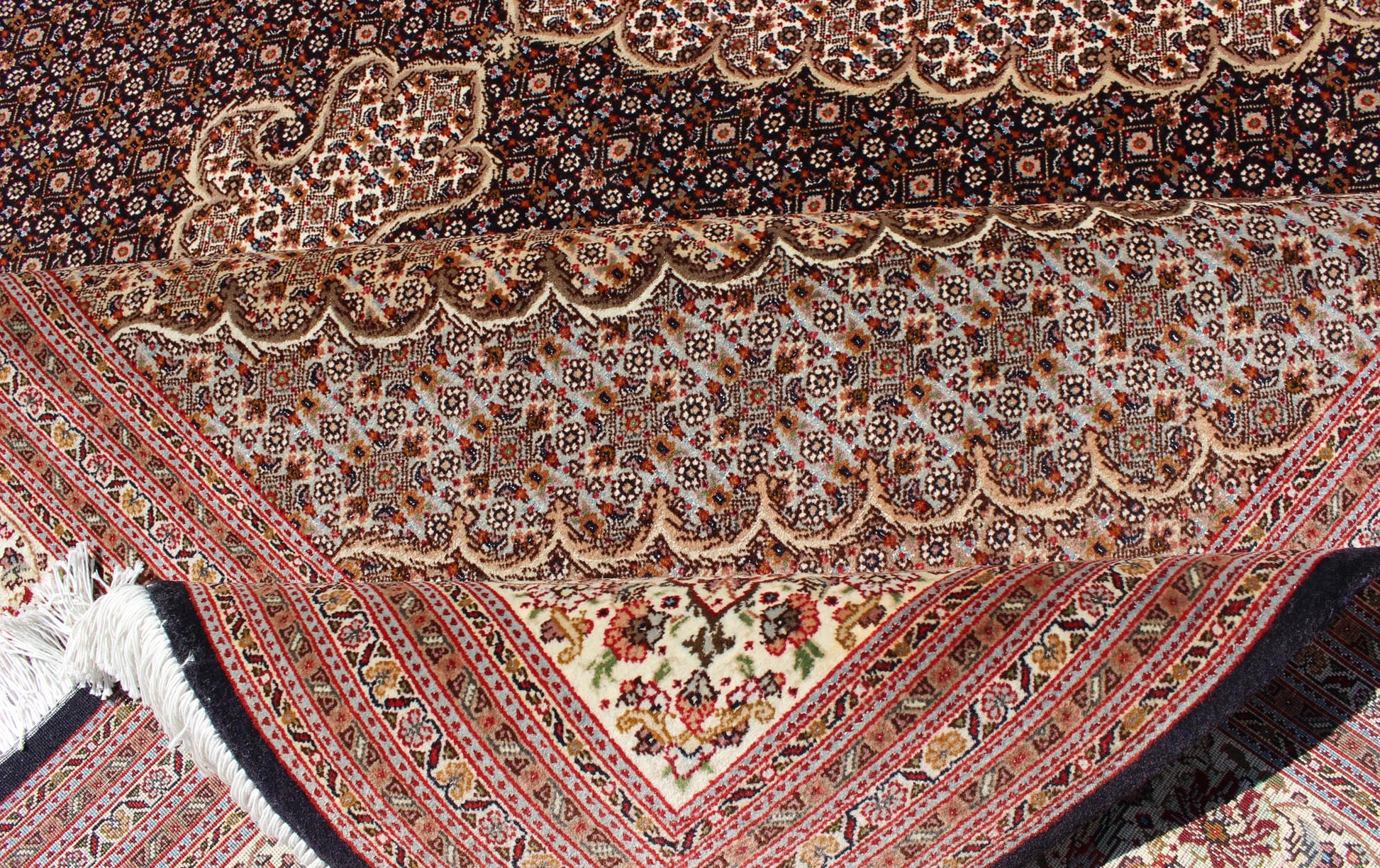Vintage fine Persian Tabriz rug with oval medallion and swirling floral design, rug n15 - 0704, country of origin / type: Iran / Tabriz, circa 1970. This spectacular Persian Tabriz rug, from the 1970s, bears magnificent splendor indicative of roya... - Keivan Woven ArtsN15 - 0704 - 6592Rug