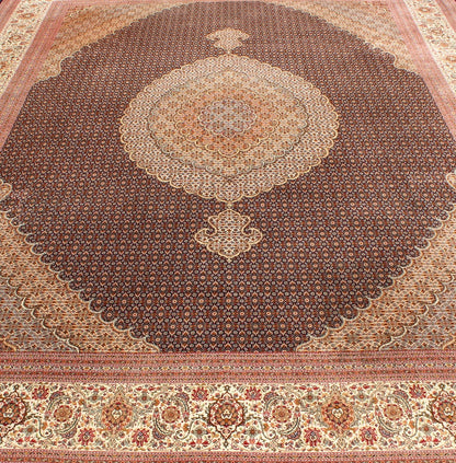 Vintage fine Persian Tabriz rug with oval medallion and swirling floral design, rug n15 - 0704, country of origin / type: Iran / Tabriz, circa 1970. This spectacular Persian Tabriz rug, from the 1970s, bears magnificent splendor indicative of roya... - Keivan Woven ArtsN15 - 0704 - 6592Rug