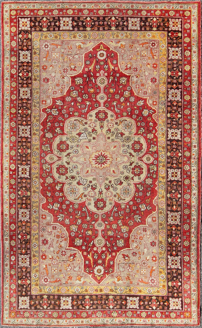 Floral Vintage Turkish Oushak Rug with Central Medallion and Stretched Cornices, rug na - 41479, country of origin / type: Turkey / Oushak, circa mid - 20th century This vintage Turkish Oushak carpet (circa mid - 20th century) features a central medal... - Keivan Woven ArtsNA - 41479 - 924Rug