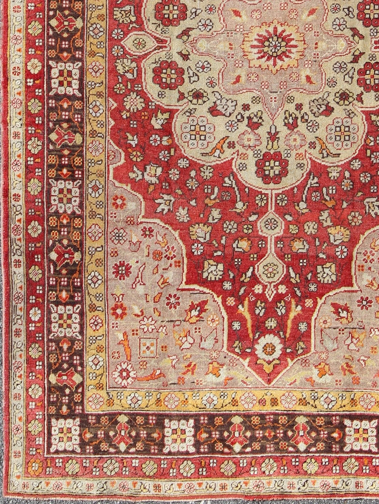 Floral Vintage Turkish Oushak Rug with Central Medallion and Stretched Cornices, rug na - 41479, country of origin / type: Turkey / Oushak, circa mid - 20th century This vintage Turkish Oushak carpet (circa mid - 20th century) features a central medal... - Keivan Woven ArtsNA - 41479 - 924Rug