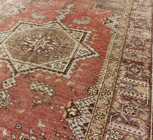 Vintage Turkish Oushak rug with geometric star medallion in red, ivory and taupe, Keivan Woven Arts / rug na - 41641, country of origin / type: Turkey / Oushak, circa mid - 20th century This vintage Turkish Oushak carpet (circa mid - 20th century) fea... - Keivan Woven ArtsNA - 41641 - 1608Rug
