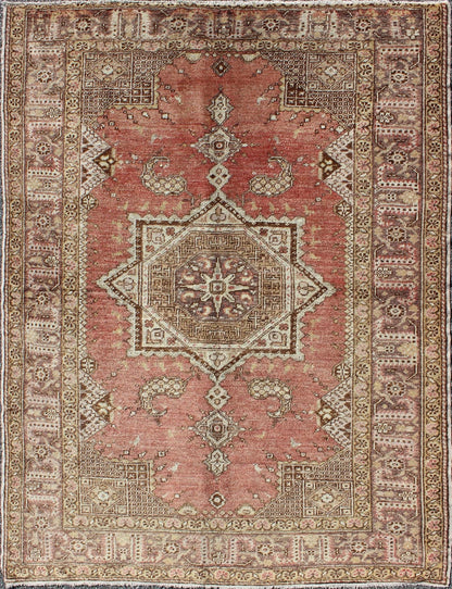 Vintage Turkish Oushak rug with geometric star medallion in red, ivory and taupe, Keivan Woven Arts / rug na - 41641, country of origin / type: Turkey / Oushak, circa mid - 20th century This vintage Turkish Oushak carpet (circa mid - 20th century) fea... - Keivan Woven ArtsNA - 41641 - 1608Rug