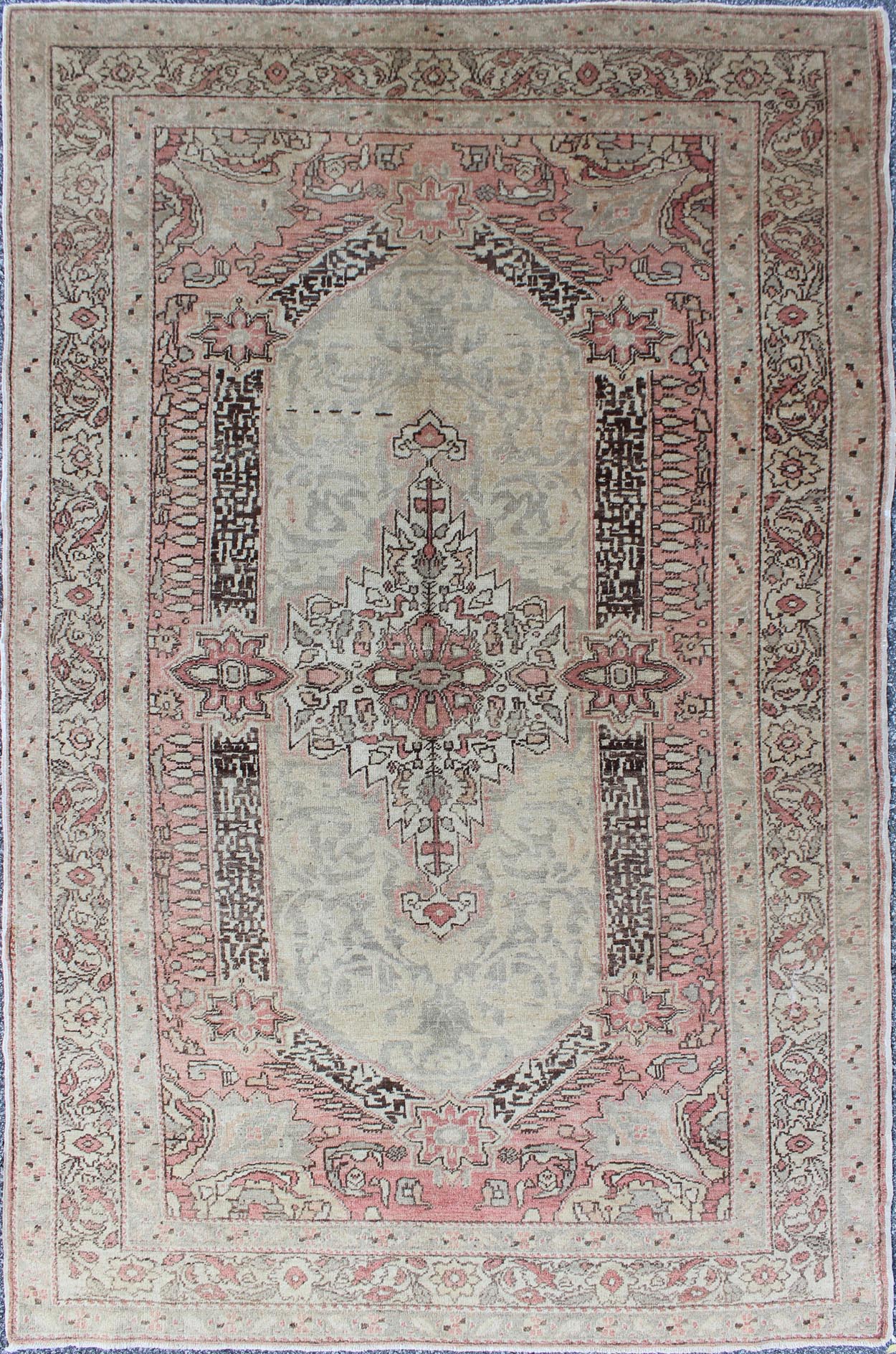 Early 20th century antique Turkish Sivas rug with delicate pink center medallion. Keivan Woven Arts / rug NA - 63098, country of origin / type: Turkey / Oushak, circa 1920 Measures: 4'9 x 7'7. This gorgeous Sivas rug made in Turkey some time circa ... - Keivan Woven ArtsNA - 63098 - 1026Rug