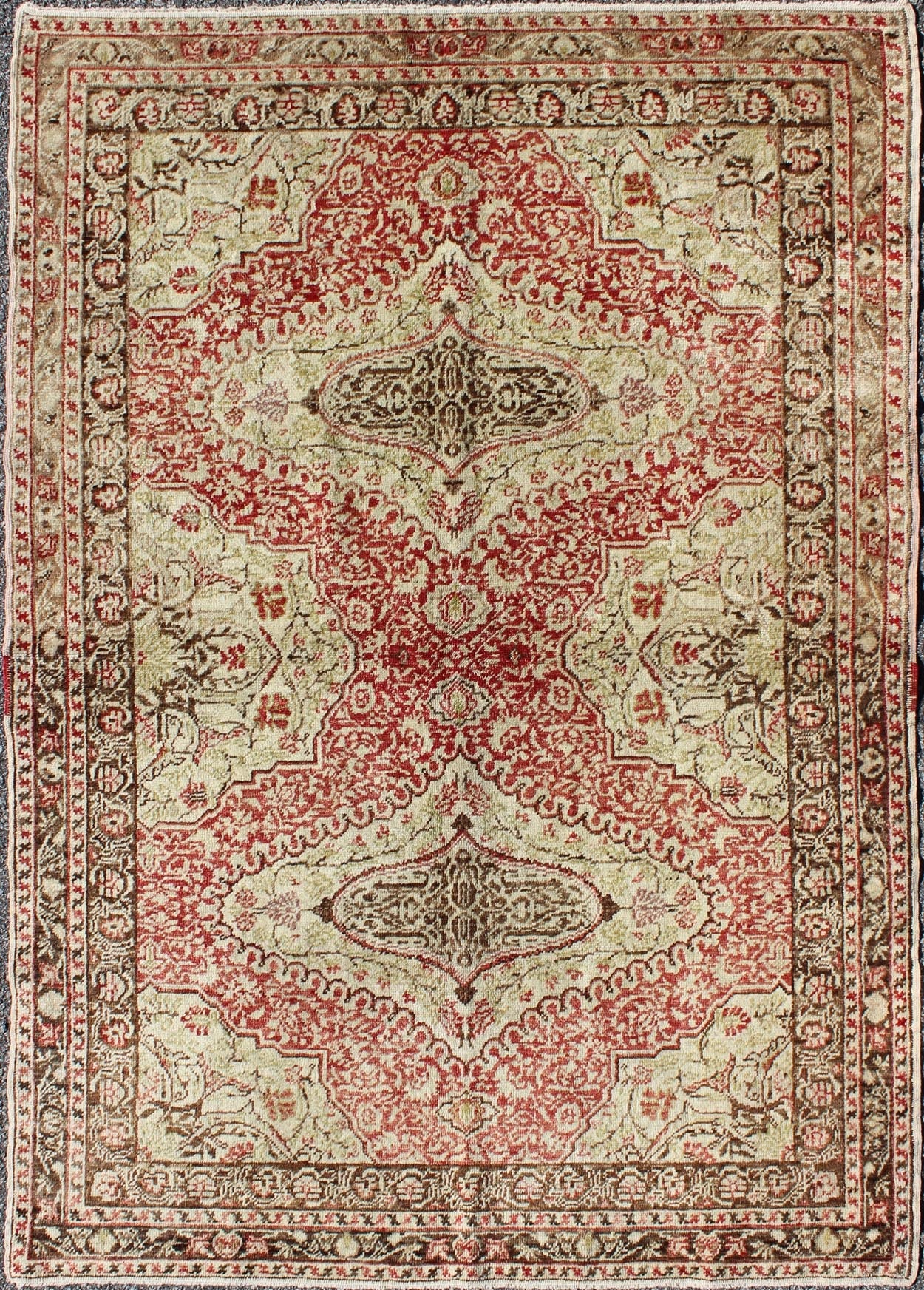 Fine Turkish Oushak Rug with Classic Medallion Design in Red, Ivory and Green Fine Turkish Sivas Rug with Classic Medallion Design. Keivan Woven Arts / rug/na - 63179, origin/turkey Early 20th Century / kwarugs Sivas carpets are made with c... - Keivan Woven ArtsNA - 63179 - 1140Rug