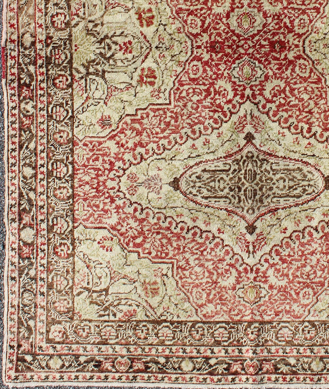 Fine Turkish Oushak Rug with Classic Medallion Design in Red, Ivory and Green Fine Turkish Sivas Rug with Classic Medallion Design. Keivan Woven Arts / rug/na - 63179, origin/turkey Early 20th Century / kwarugs Sivas carpets are made with c... - Keivan Woven ArtsNA - 63179 - 1140Rug