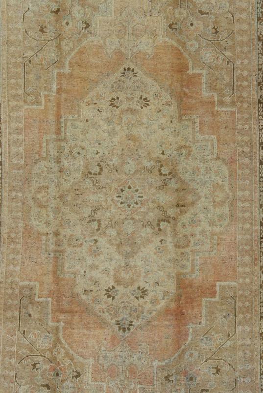 Vintage Turkish Oushak Rug With Ornate Medallion and Cornices in Light Orange & Brown. Vintage Turkish Oushak rug na - 63765, country of origin / type: Turkey / Oushak, circa mid - 20th century This vintage Turkish Oushak carpet (circa mid - 20th cent... - Keivan Woven ArtsNA - 63765 - 938Rug