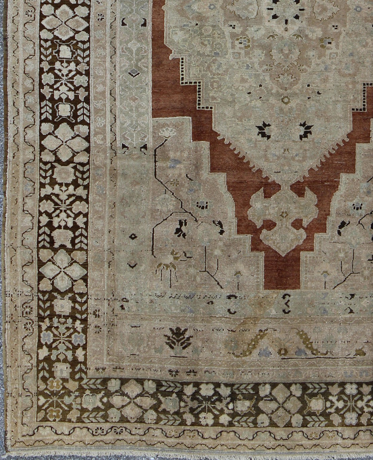 Vintage Turkish Oushak Rug with Geometric Central Medallion in Earth Tones Measures: 7' x 11'5 Country of Origin: Turkey; Type: Oushak; Design: Medallion, Tribal Medallion, Diamond Medallion; Keivan Woven Arts: rug NA - 63879;Vintage Tur... - Keivan Woven ArtsNA - 63879 - 1991Rug