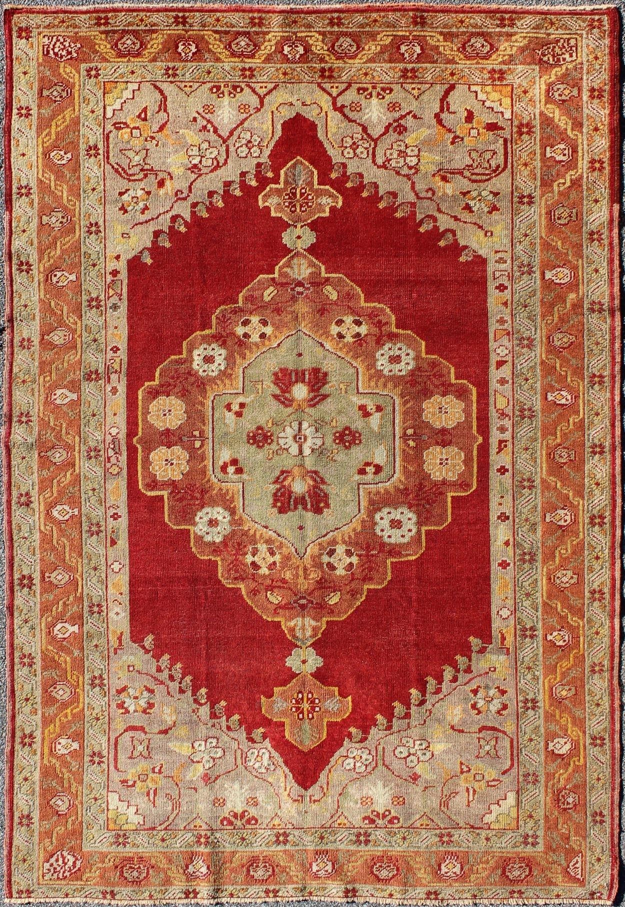 Early 20th Century Antique Turkish Oushak Rug with Stretched Floral Medallion, rug na - 75025, country of origin / type: Turkey / Oushak, circa 1920 This antique Turkish Oushak carpet (circa 1920) features a central medallion design, as well as pa... - Keivan Woven ArtsNA - 75025 - 952Rug