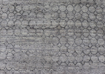 Light Gray Modern Rug With All - Over Chain Design in Dark Gray Measures 6'7 x 9'10 The field is rendered in a rich, mature light gray, with blends of neutrals creating a nice balance and depth. The design a simple trellis work, a round r... - Keivan Woven ArtsOB - 106611721 - 98000281 - 21090