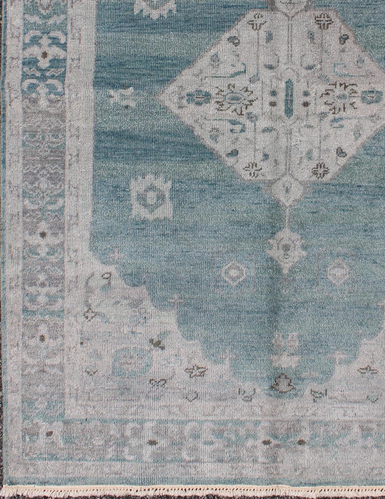 Modern Oushak Design in Silver and Sea - Foam Green Color Oushak Design Rug with Center Medallion, Keivan Woven Arts rug OB - 9261247 - 0131046, country of origin / type: India / Oushak. Measures: 4' x 6'. This hand knotted Oushak rug fe... - Keivan Woven ArtsOB - 9261247 - 0131046 - 3950Rug