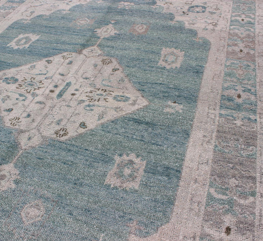 Modern Oushak Design in Silver and Sea - Foam Green Color Oushak Design Rug with Center Medallion, Keivan Woven Arts rug OB - 9261247 - 0131046, country of origin / type: India / Oushak. Measures: 4' x 6'. This hand knotted Oushak rug fe... - Keivan Woven ArtsOB - 9261247 - 0131046 - 3950Rug