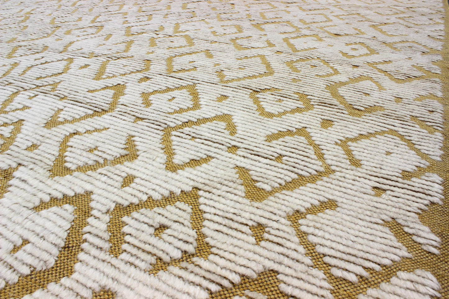 Keivan Woven Arts, Ob - 9263199, Large Modern Design Rug. Yellow Gold and white Ribbed Moroccan Design Large Rug for Modern Interiors. This hand - knotted Moroccan rug features a Modern design rendered in yellow and ivory tones. Modern Design, modern Moroc... - Keivan Woven ArtsOB - 9263199 - 258032 - 8501Rug