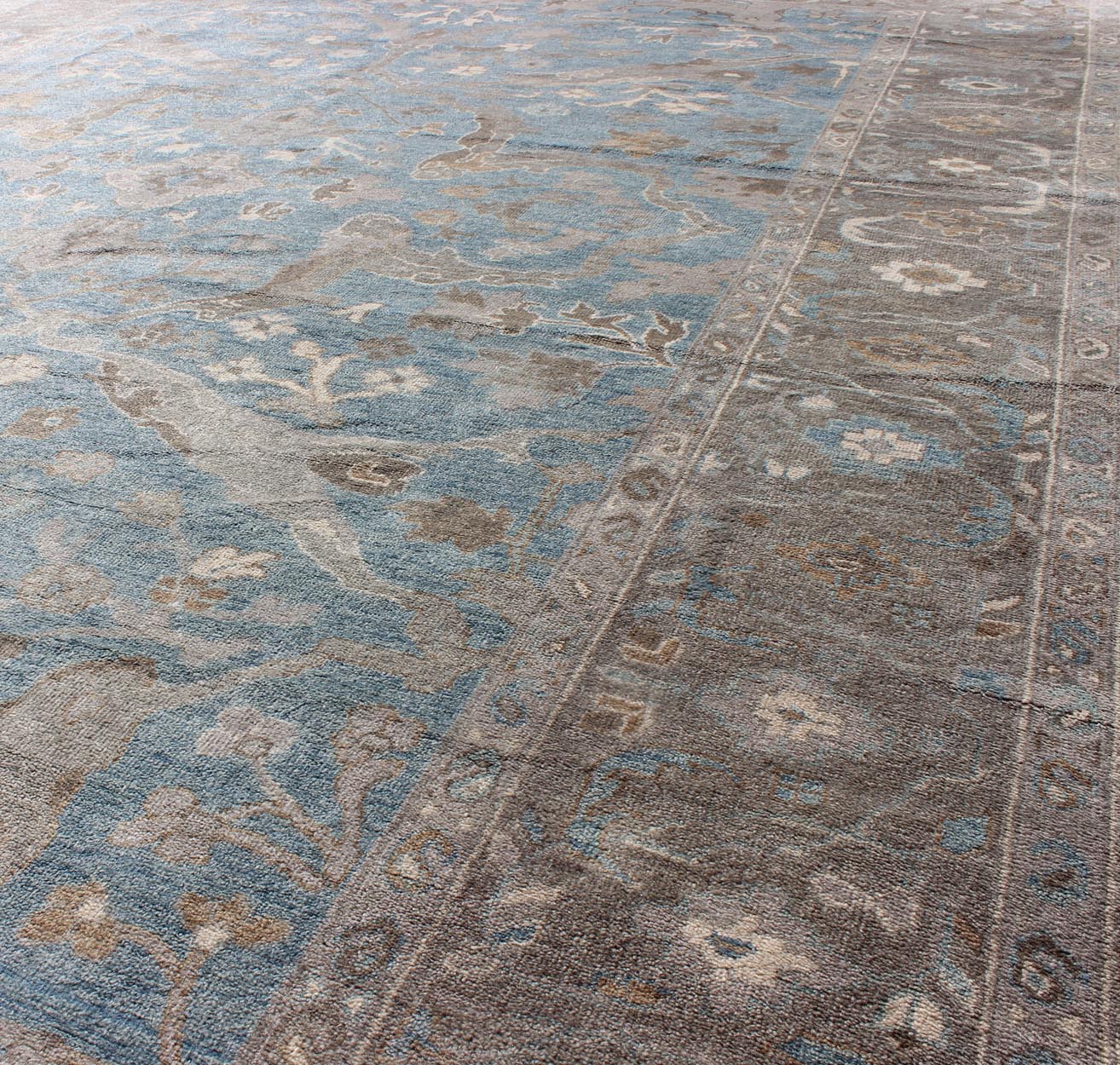 Large contemporary Sultanabad Design Rug in Blue, Gray and Earth Tones Contemporary Sultanabad Rug with unique colors, keivan Woven Arts rug /OB - 9350765 - 6470003, country of origin / type: India / Sultanabad, circa Early - 21st Century. Mea... - Keivan Woven ArtsOB - 9350765 - 6470003 - 9286Rug