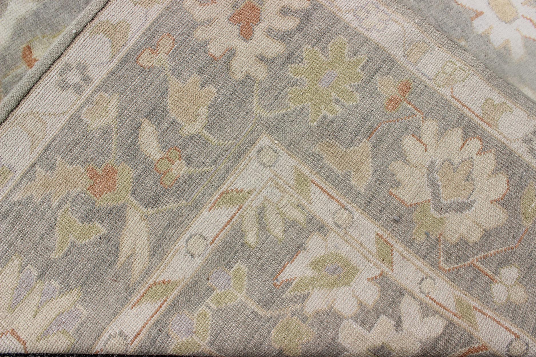 Modern Oushak with Floral Design in Gray, Green and Orange Gray Oushak Rug, rug OB - 9395010, country of origin / type: India / Oushak, circa Early - 21st Century. Measures: 8'0 x 10'0. This lovely woolen Oushak from India features a... - Keivan Woven ArtsOB - 9395010 - 7519Rug