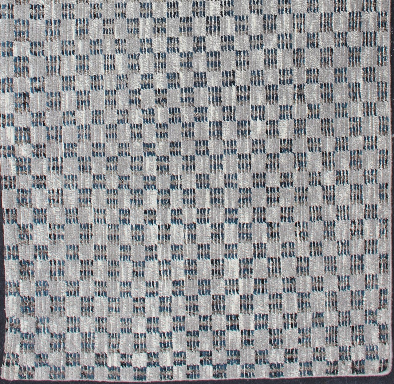 Cream, Gray and Blue Modern Rug Checkered Runner in Casual Modern Design. Modern piled, Hi - Low rug with checkerboard design in blue and gray, rug/OB - 955670, country of origin / type: India/ Piled, condition: new This brand new rug feat... - Keivan Woven ArtsOB - 955670 - 81730005 - 5108Rug