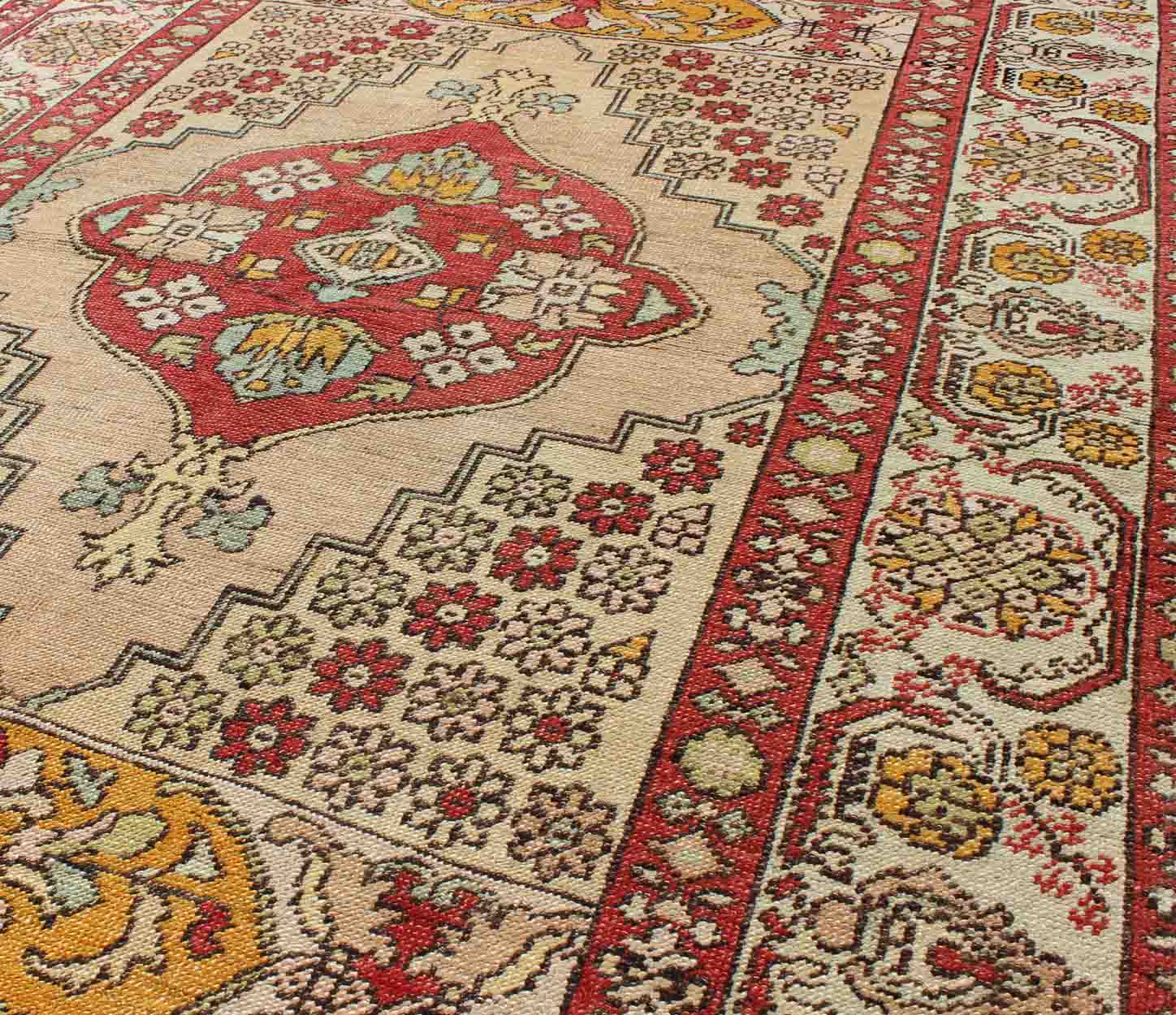 Keivan Woven Arts, Osm - 04, 1930's antique Floral Turkish Oushak Rug. floral Turkish Oushak rug with medallion in red, orange and green, rug osm - 04, country of origin / type: Turkey / Oushak, circa 1930's This antique Turkish Oushak carpet features a... - Keivan Woven ArtsOSM - 04 - 4500Rug
