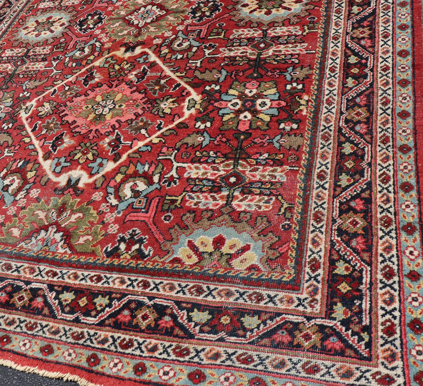Semi Antique Persian Mahal Rug with Medallion Design in Jewel Tones Persian semi antique Mahal rug with medallion design in red with jewel tones Keivan Woven Arts / rug PTA - 200712, country of origin / type: Iran / Sultanabad, circa mid - 20th ... - Keivan Woven ArtsPTA - 200712 - 16618Rug