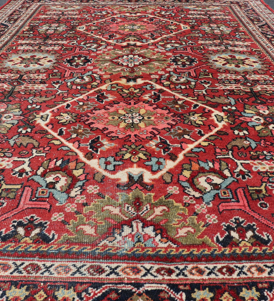 Semi Antique Persian Mahal Rug with Medallion Design in Jewel Tones Persian semi antique Mahal rug with medallion design in red with jewel tones Keivan Woven Arts / rug PTA - 200712, country of origin / type: Iran / Sultanabad, circa mid - 20th ... - Keivan Woven ArtsPTA - 200712 - 16618