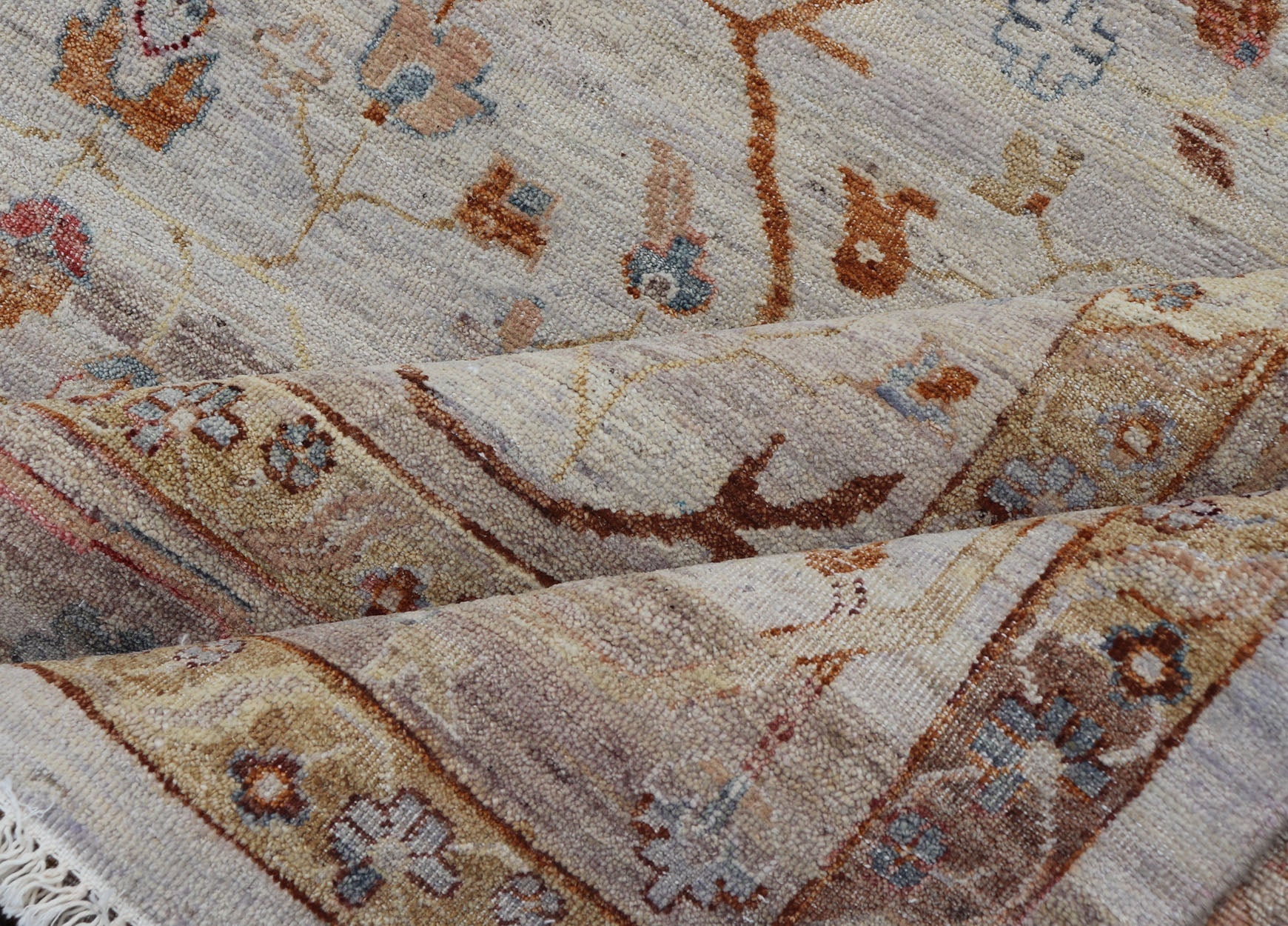 Modern Oushak Muted Rug in Earthy Tones on a Cream Background. Country of Origin: India; Type: Oushak; Design: All - Over, Floral, Oushak Floral; Keivan Woven Arts: rug PUR - 31486; All Gray Indian Oushak Rug With All - Over Floral Design in Wool; Floral Ous... - Keivan Woven ArtsPUR - 31486 - EA - 3011 - 22896Rug