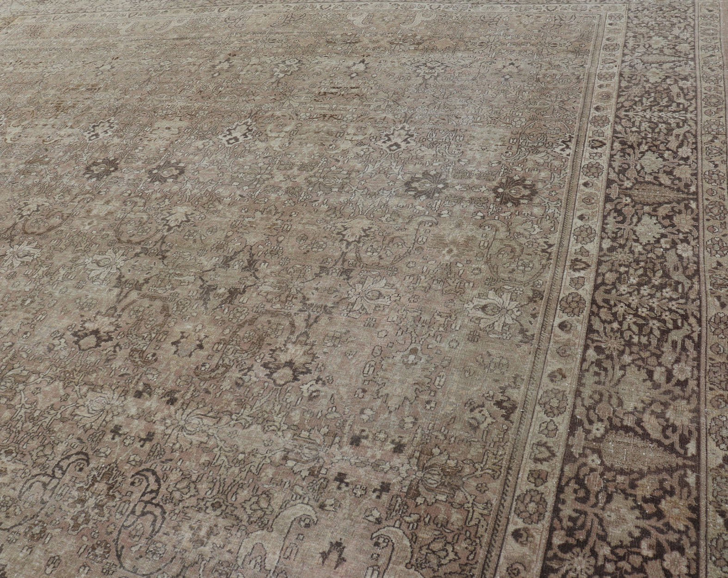 Large Antique Turkish Sivas Rug with Floral Design in Earthy Neutral Tones. Country of Origin: Turkey; Type: Sivas; Design: Floral, All - Over, Floral Trellis; Keivan Woven Arts: rug /R20 - 0807. Measures: 11'6 x 17'2 In this early 20th ce... - Keivan Woven ArtsR20 - 0807 - 13212Rug