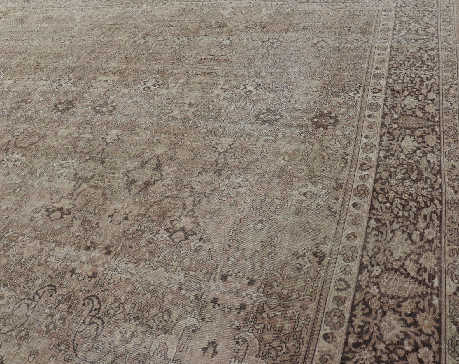Large Antique Turkish Sivas Rug with Floral Design in Earthy Neutral Tones. Country of Origin: Turkey; Type: Sivas; Design: Floral, All - Over, Floral Trellis; Keivan Woven Arts: rug /R20 - 0807. Measures: 11'6 x 17'2 In this early 20th ce... - Keivan Woven ArtsR20 - 0807 - 13212Rug