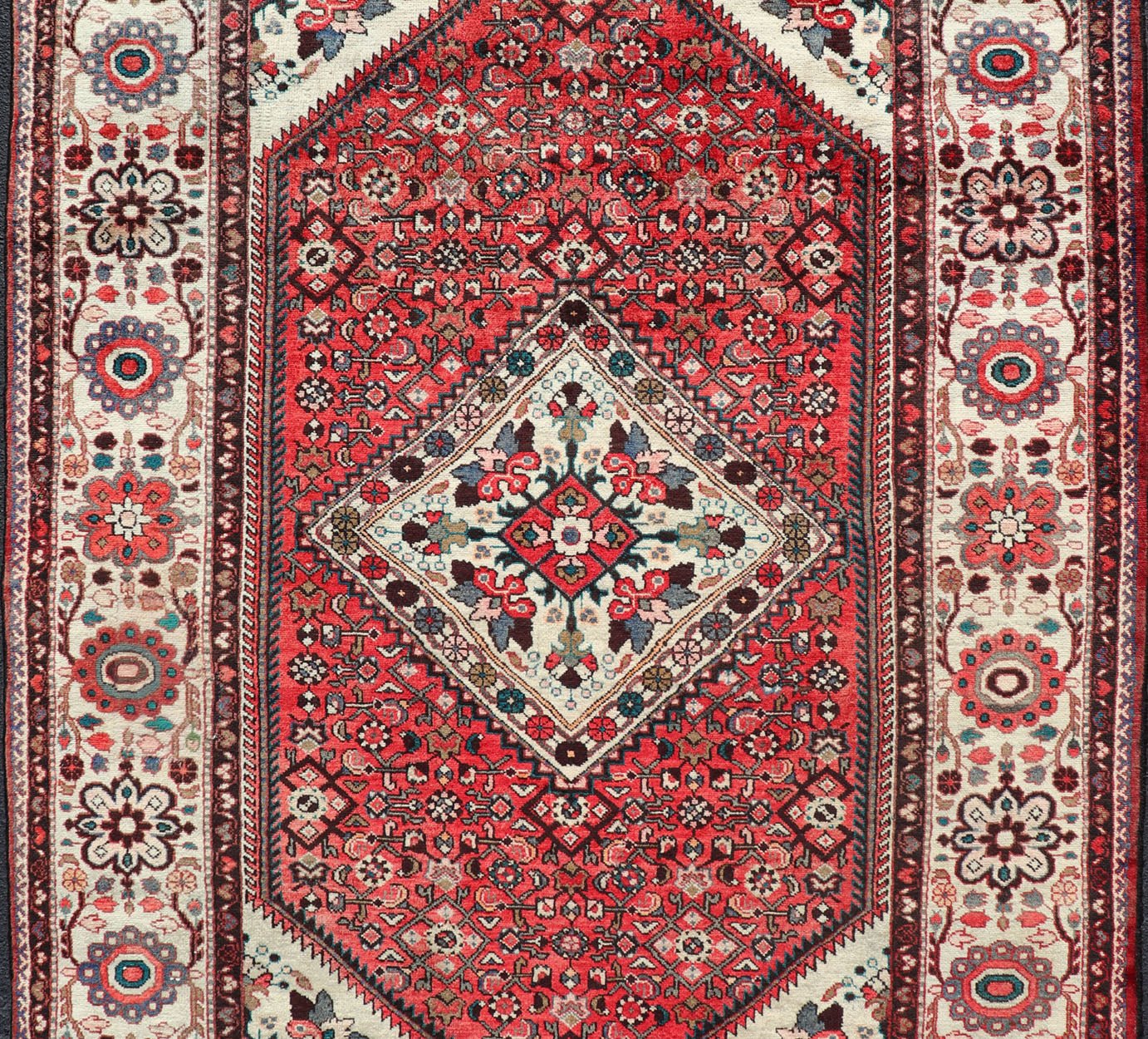 Semi Antique Persian Mahal Rug with Medallion Design in Soft Red and Wide Border Persian semi antique Mahal rug with medallion design in red and ivory, Keivan Woven Arts / rug R20 - 0830, country of origin / type: Iran / Sultanabad, circa mid - 20th... - Keivan Woven ArtsR20 - 0830 - 13364Rug