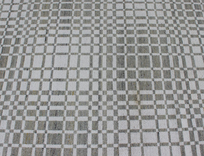 Modern Design Flatweave Rug with Modern pattern in Cream and Green - Gray Neutral tone rug with free - flowing modern design, Keivan Woven Arts / rug RJK - 17796 - SL - 1, country of origin / type: India The subdued design of this rug makes it pe... - Keivan Woven ArtsRJK - 17796 - SL - 1 - 13104Rug