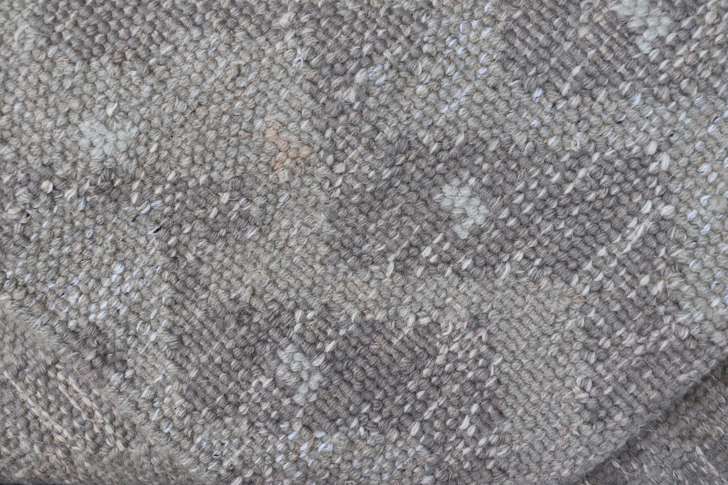 Geometric Modern Scandinavian Flat - Weave Design Rug in Gray And Light Gray Tones. Keivan Woven Arts / rug RJK - 20951 - STK - 001 - 01, country of origin / type: India / Scandinavian flat - weave. Measures: 3'2 x 4'10 This Scandinavian flat - weave is inspi... - Keivan Woven ArtsRJK - 20951 - STK - 001 - 01 - 24655Rug