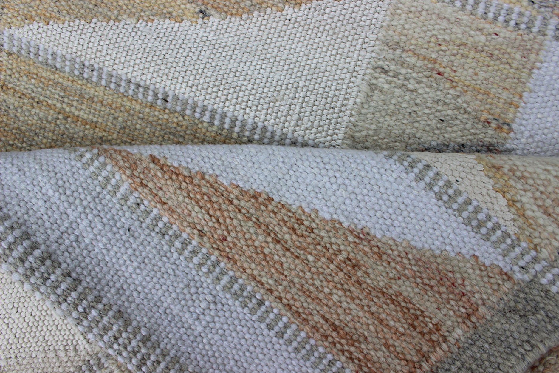 Keivan Woven Arts Scandinavian Flat - Weave Design Rug in Earthy Tones. Keivan Woven Arts / rug RJK - 23496 - SHB - 050 - 02, country of origin / type: India / Scandinavian flat - weave. Measures: 3'1 x 5'3 This Scandinavian flat - weave is inspired by the wo... - Keivan Woven ArtsRJK - 23496 - SHB - 050 - 02 - 13150Rug