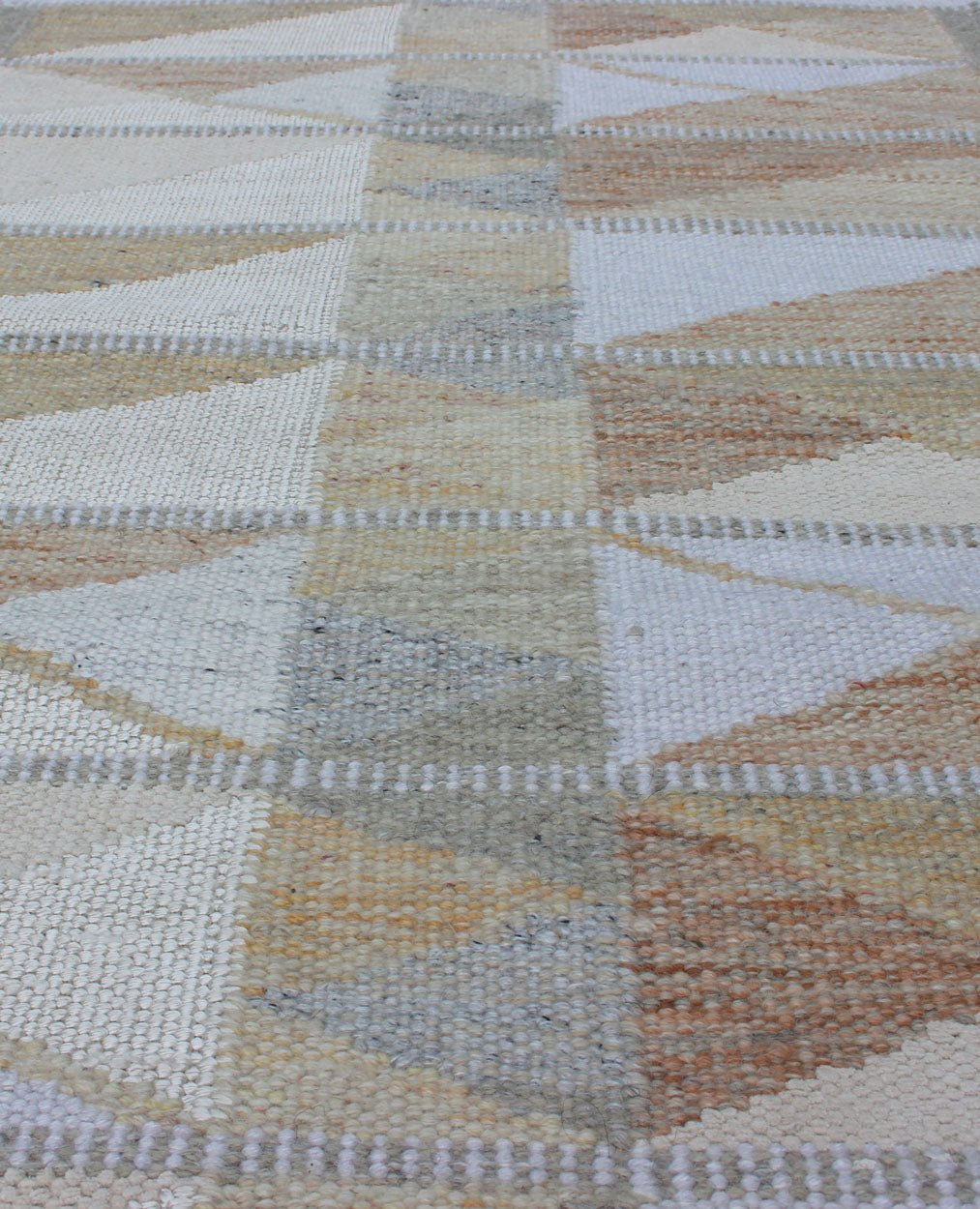 Keivan Woven Arts Scandinavian Flat - Weave Design Rug in Earthy Tones. Keivan Woven Arts / rug RJK - 23496 - SHB - 050 - 02, country of origin / type: India / Scandinavian flat - weave. Measures: 3'1 x 5'3 This Scandinavian flat - weave is inspired by the wo... - Keivan Woven ArtsRJK - 23496 - SHB - 050 - 02 - 13150Rug