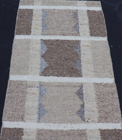 Geometric Modern Scandinavian Flat - Weave Design Rug in Tan, Taupe, and Cream. Keivan Woven Arts / rug RJK - 26329 - SHB - 038 - NU, country of origin / type: India / Scandinavian flat - weave, 21st century. Measures: 3'0 x 5'2 This Scandinavian flat - weave... - Keivan Woven ArtsRJK - 26329 - SHB - 038 - NU - 24691Rugs