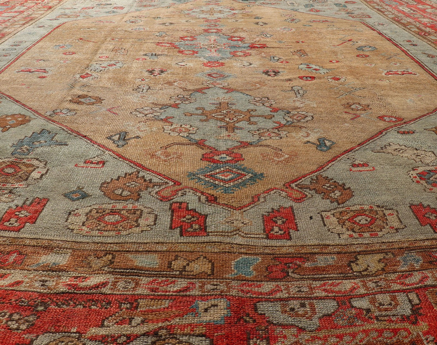 Outstanding Antique Turkish Ghoirdes Oushak Rug Ghoirdes rugs, such as this one, feature architectural motifs found in the 16th and 17th Centuries Ottoman court rugs. This Ghoirdes, with its outstanding drawing and colors, is exemplary among Tur... - Keivan Woven ArtsS12 - 0308 - 3343Rug