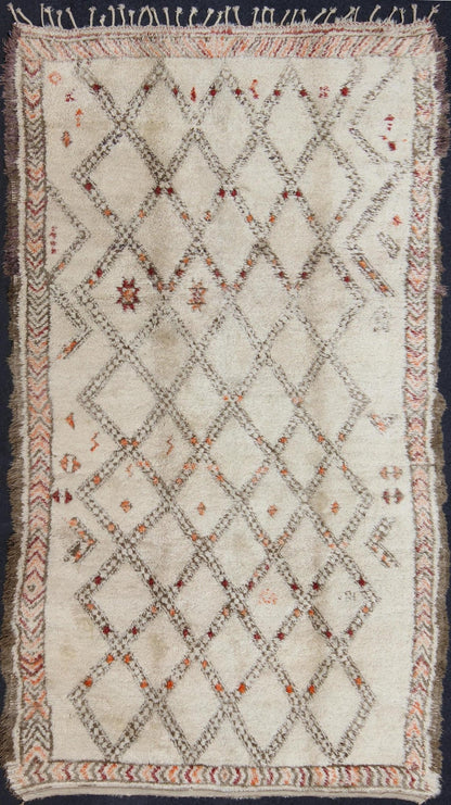 Moroccan Rug with Diamonds and Tribal Shapes in White, Brown, Red and Orange, rug sk - 609, country of origin / type: Morocco / Tribal, circa mid - 20th century This graphic handwoven, tribal Moroccan rug, (circa mid - 20th century) features an all - ov... - Keivan Woven ArtsSK - 609 - 4068Rug