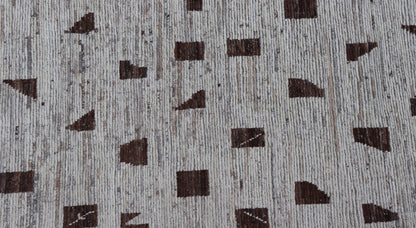 Distressed Modern Rug in Moroccan Style in All Over Checkerboard Distressed Modern Casual rug. Modern Casual Hand - Knotted Rug white / Off White wool with All - Over random Geometric shapes in brown colors. Keivan Woven Arts; rug SNK - 1150, country of orig... - Keivan Woven ArtsSNK - 1150 - 21633Rug