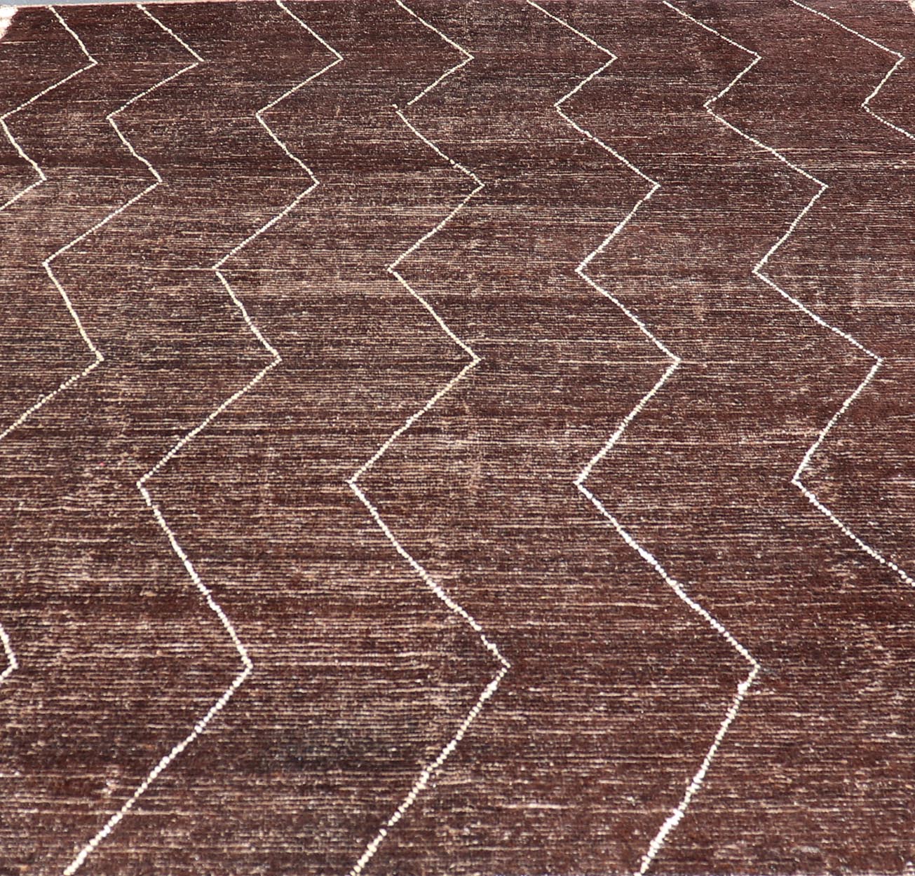 Brown Modern Causal Contemporary Rug in Moroccan Zig - Zag Design In Cream. Keivan Woven Arts / rug SNK - 1810, country of origin / type: Afghanistan / Modern Casual, circa Early - 21th Century. Measures:9'1 x 12'0 This modern casual rug has been hand... - Keivan Woven ArtsSNK - 1810 - 23139Rug